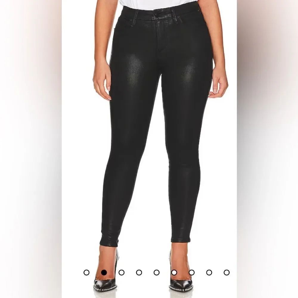NWT- Plus Sized Good Legs Coated in Black
Good American Jeans -Size 24